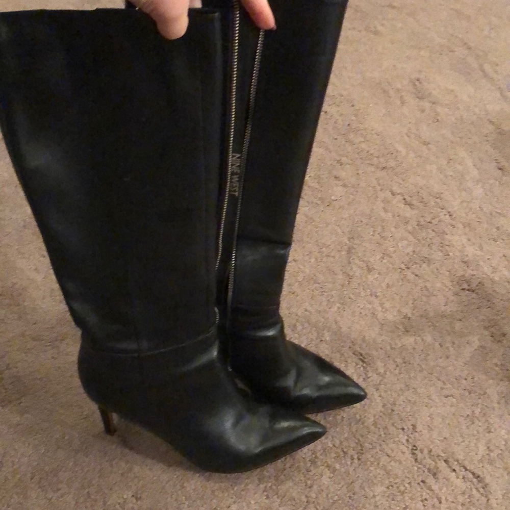 “Nine West” heel boots. Excellent condition.